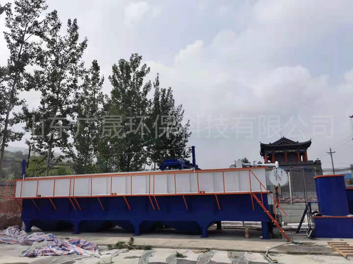 藍(lán)白色氣浮機(jī)現(xiàn)場(chǎng)   (3).jpg